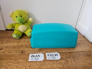 Tupperware turquoise cakedoos  beschikbaar voor biedingen