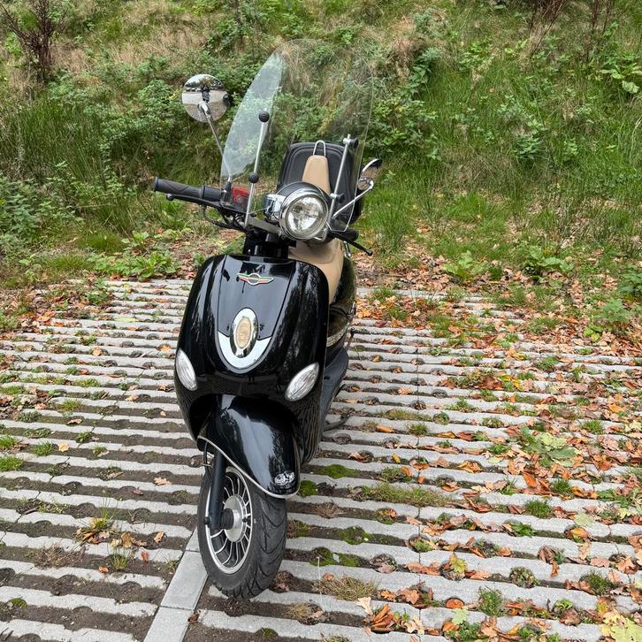 Razzo Pisa Scooter 2015 - 8000km, Fietsen en Brommers, Scooters | Yamaha, Gebruikt, Overige modellen, Benzine, Ophalen of Verzenden
