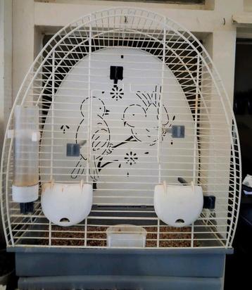 Vogelkooi 38 cm breed x 26 cm diep beschikbaar voor biedingen