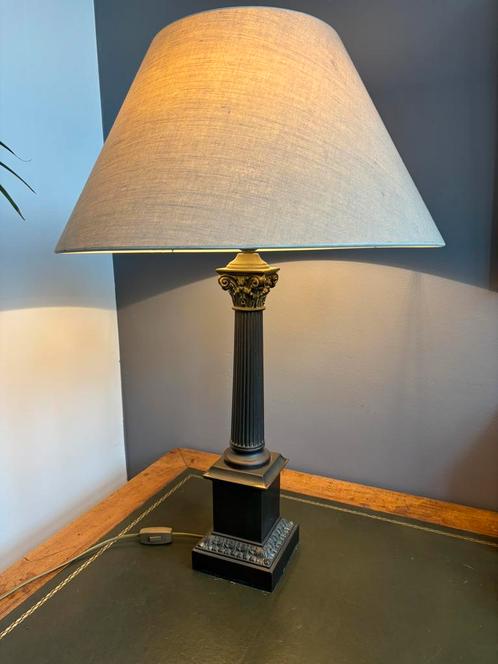 Klassieke tafellamp met bronzen voet, Huis en Inrichting, Lampen | Tafellampen, Zo goed als nieuw, 75 cm of meer, Metaal, Stof