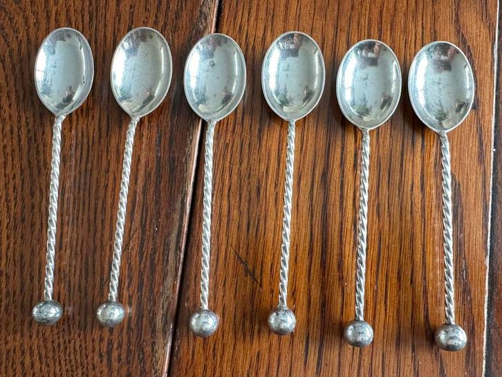 Mooie verzilverde theelepeltjes gedraaid met stijlappel, Huis en Inrichting, Keuken | Bestek, Gebruikt, Los bestek, Zilver, Ophalen of Verzenden