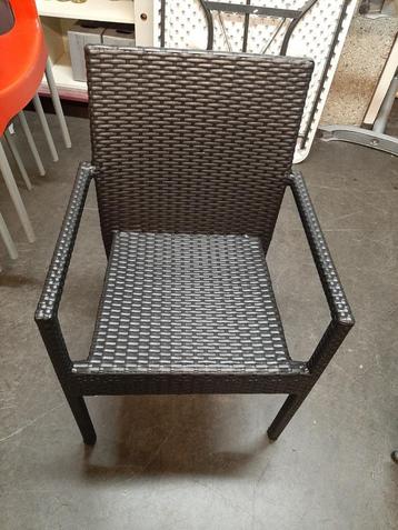  zwarte wicker tuinstoel zo goed als nieuw beschikbaar voor biedingen