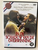 -In de schaduw vd Overwinning-  Ate de Jong, Vanaf 12 jaar, Ophalen of Verzenden, Zo goed als nieuw, Drama