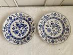 P. Regout / 2 Brocante borden - Zwiebelmuster / blauw, Ophalen of Verzenden