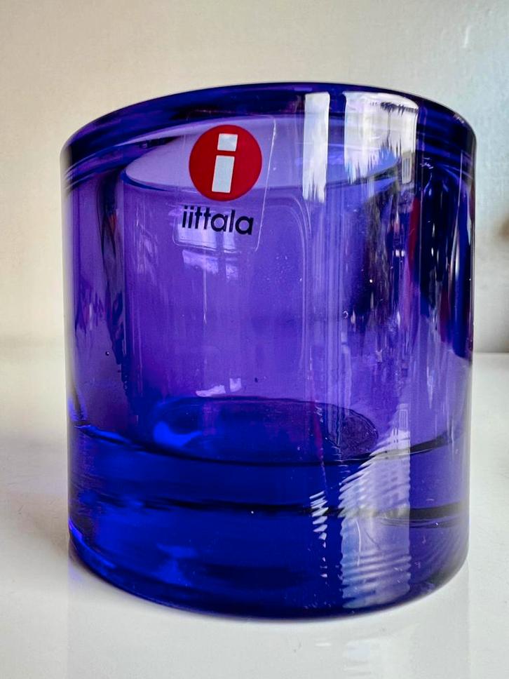 Iittala KIVI Waxinelichthouder~Paars Neodymium Aardmetaal, Huis en Inrichting, Woonaccessoires | Kandelaars en Kaarsen, Zo goed als nieuw