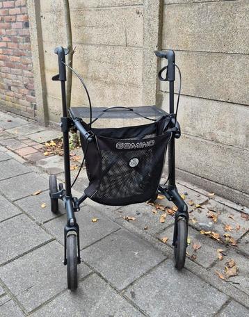 te koop gemino30 rollator in nette staat (Lichtgewicht)
 beschikbaar voor biedingen