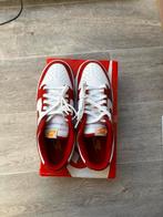 Nike Dunk Low Red maat 42,5, Kleding | Heren, Schoenen, Overige kleuren, Nike, Nieuw, Ophalen of Verzenden