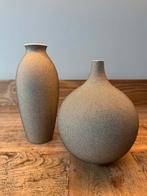 Set van 2 Vazen, Overige kleuren, Aardewerk of Porselein, Ophalen of Verzenden, Zo goed als nieuw