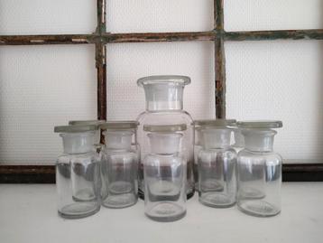 Vintage Apothekersflessen Set beschikbaar voor biedingen
