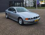 BMW 5-serie 523i Executive Automaat, 160 NAP, APK 03/26!, Auto's, Achterwielaandrijving, 2494 cc, Bedrijf, Grijs