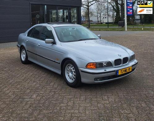 BMW 5-serie 523i Executive Automaat, 160 NAP, APK 03/26!, Auto's, BMW, Bedrijf, Te koop, 5-Serie, ABS, Airbags, Airconditioning