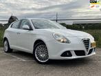Alfa Romeo Giulietta 1.4 T Distinctive 170PK! Super netjes!, Auto's, Voorwielaandrijving, Euro 5, Stof, Gebruikt