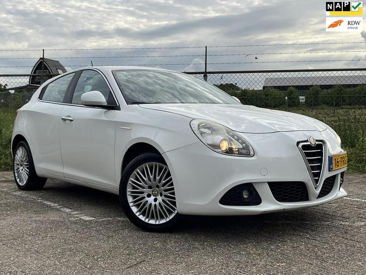 Alfa Romeo Giulietta 1.4 T Distinctive 170PK! Super netjes!, Auto's, Alfa Romeo, Bedrijf, Te koop, Giulietta, ABS, Airbags, Airconditioning