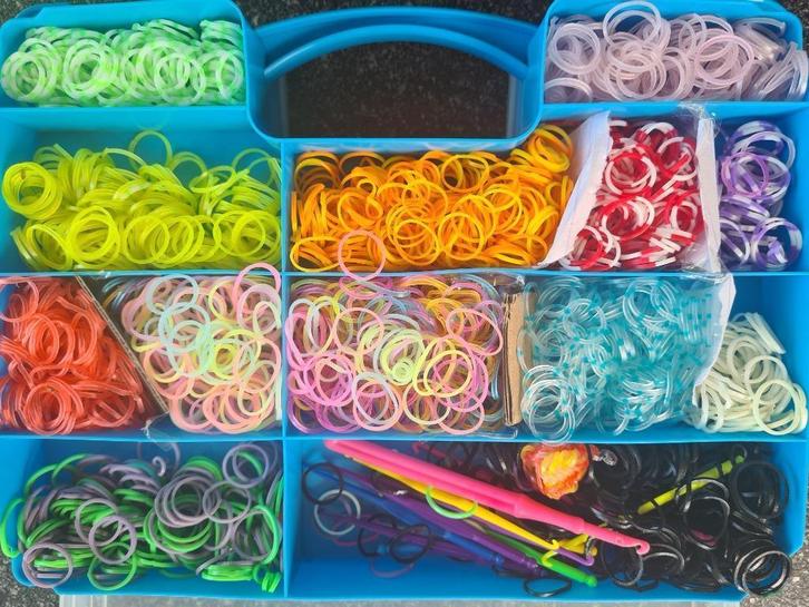 Loomband elastiekjes met opbergdoos, Kinderen en Baby's, Speelgoed | Educatief en Creatief, Zo goed als nieuw, Knutselen, Ophalen of Verzenden