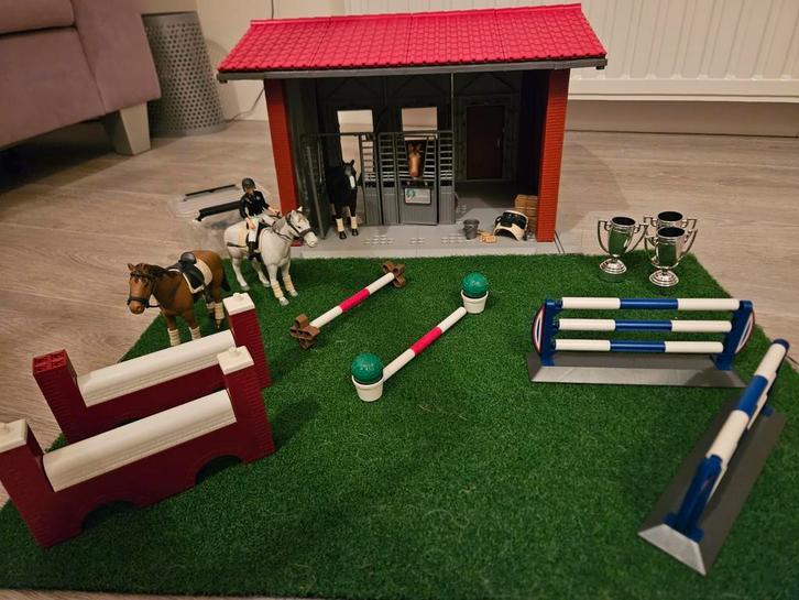 Bruder Paardenstal en wedstrijdset met extra paarden, Kinderen en Baby's, Speelgoed | Overig, Zo goed als nieuw, Jongen of Meisje