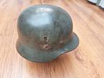Duitse helm, 2e WO, WWII, overgeschilderd., Verzamelen, Ophalen of Verzenden, Landmacht, Duitsland, Helm of Baret