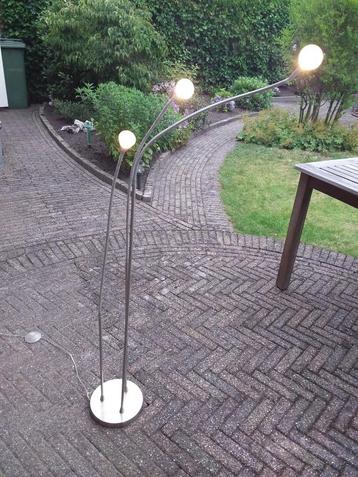 VLOERLAMP 3 LAMPS LEDVERLICHTING beschikbaar voor biedingen