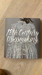 American Duchess 18th century dressmaking - Laurel Stowell, Gelezen, Lauren Stowell & Abby Cox, Studie en Technieken, Ophalen of Verzenden