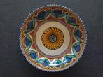 Arum wandbord, Fries aardewerk, rond 31 cm, in nieuwstaat, Antiek en Kunst, Ophalen of Verzenden
