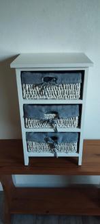 Lief houten kastje met drie rieten mandjes, Ophalen, 50 tot 100 cm, 3 of 4 laden, Minder dan 100 cm