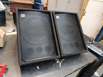 Martin Audio CTW coaxiale wedge monitor in stolpcase beschikbaar voor biedingen