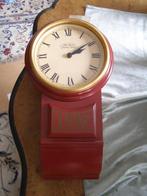 Mooie houten klok naar antiek voorbeeld. Quarts. 41 cm/23 cm, Huis en Inrichting, Woonaccessoires | Klokken, Ophalen of Verzenden