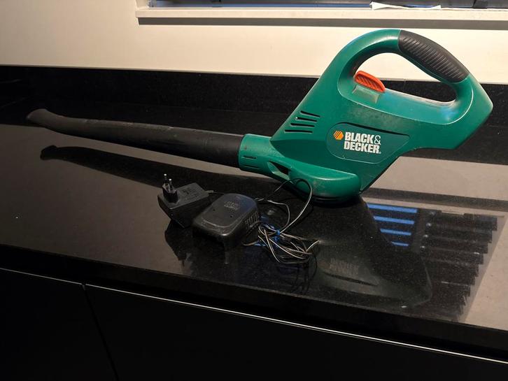 Black & Decker Bladblazer zonder Accu, Tuin en Terras, Bladblazers, Gebruikt, Handgedragen, Accu, Ophalen of Verzenden