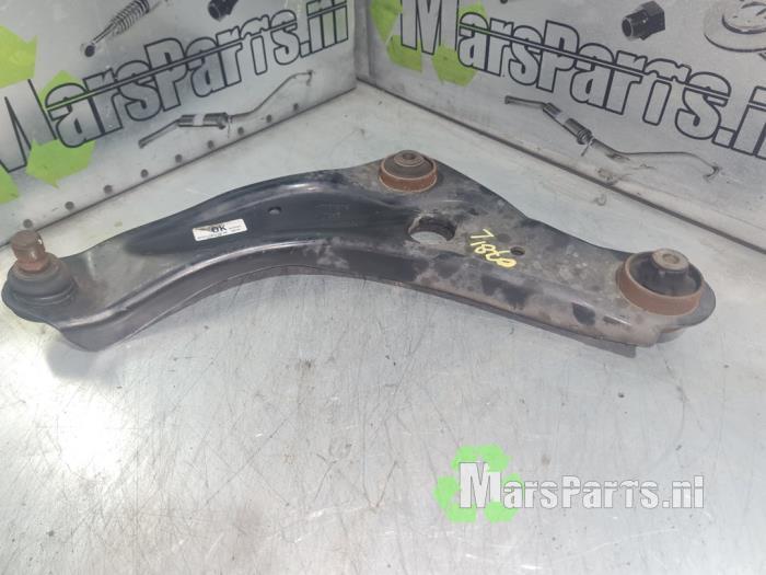 Draagarm links-voor van een Nissan Qashqai, Auto-onderdelen, Ophanging en Onderstel, Nissan, Gebruikt, 6 maanden garantie, 12 maanden garantie
