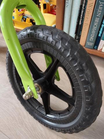 Groen grijze loopfiets voor peuter / kleuter beschikbaar voor biedingen