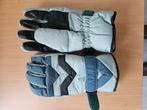 Ski handschoenen, Ophalen