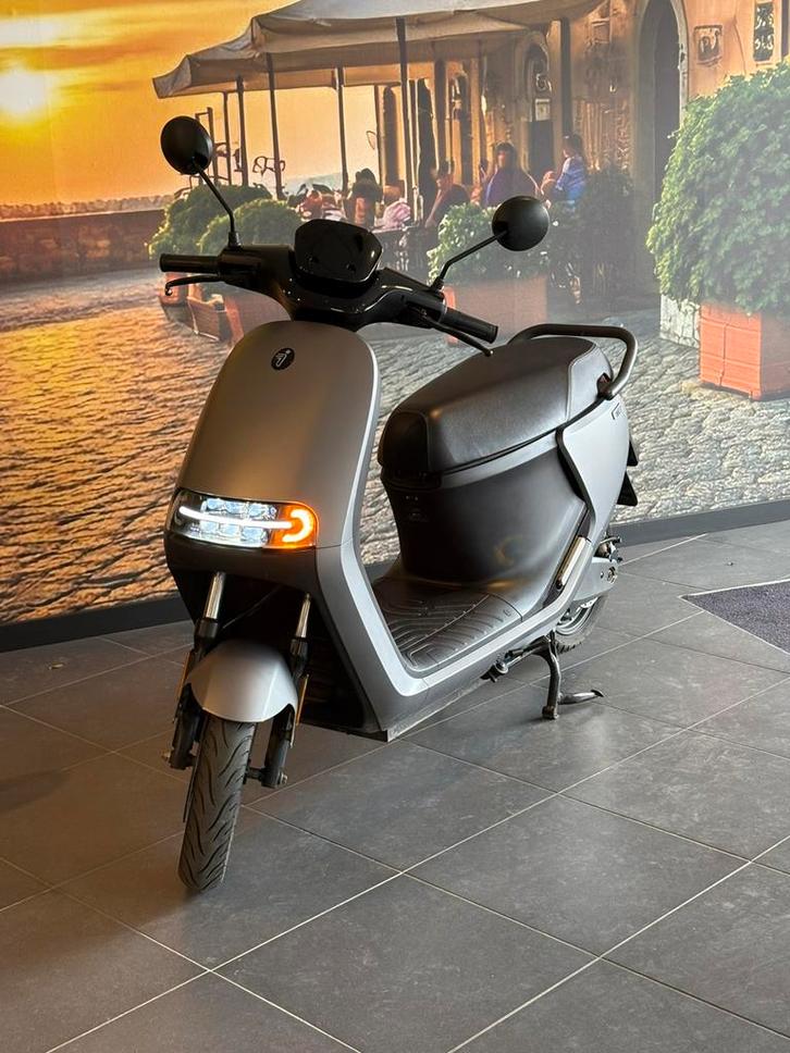 Segway E110S 2023 Elektrische Snorscooter ! ✅, Fietsen en Brommers, Snorfietsen en Snorscooters, Zo goed als nieuw, Overige merken