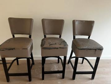3 Barstoelen - Opknappers! beschikbaar voor biedingen