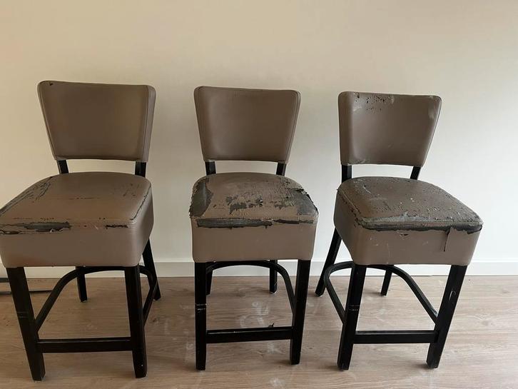 3 Barstoelen - Opknappers!, Huis en Inrichting, Barkrukken, Gebruikt, Hout, Kunststof, 3 krukken, Ophalen