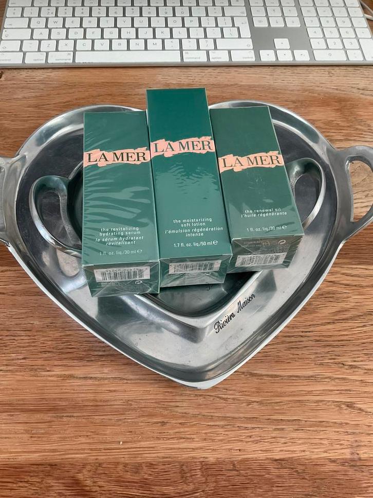 La Mer Revitalizing Hydrating Serum Soft Lotion Renewal Oil, Sieraden, Tassen en Uiterlijk, Uiterlijk | Gezichtsverzorging, Nieuw