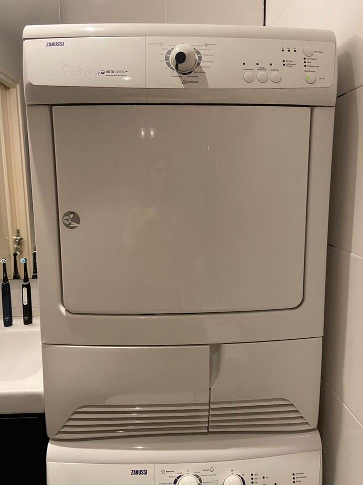 Zanussi Droger (Dryer), Witgoed en Apparatuur, Wasdrogers, Gebruikt, Condens, Voorlader, 6 tot 8 kg, 85 tot 90 cm, Anti-kreukfase