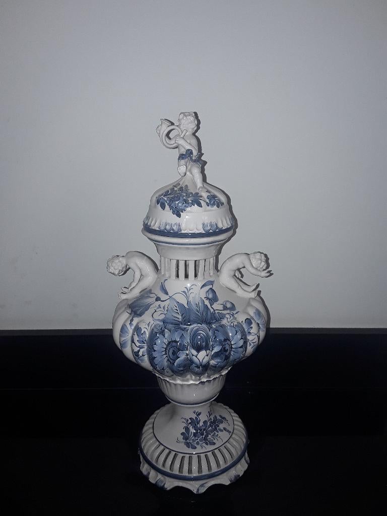 Oud capodimonte potpourrivaas met kindjes, Verzenden