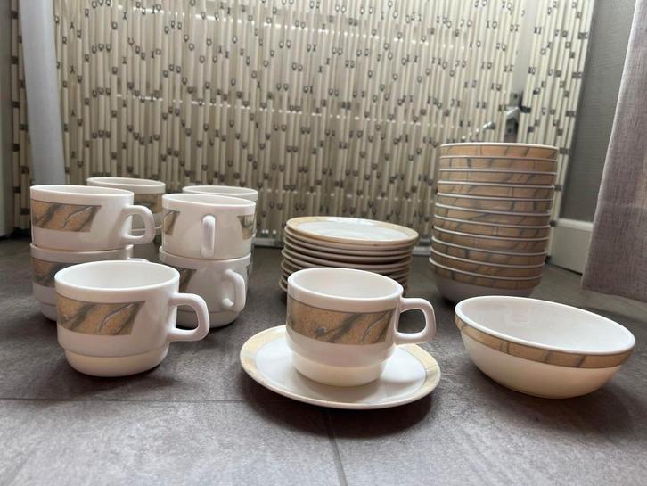 Arcopal sahara kop en schotels en dessertschaaltjes, Huis en Inrichting, Keuken | Servies, Kop(pen) en/of Schotel(s), Overige stijlen