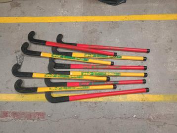 10 playfit hockey sticks  beschikbaar voor biedingen