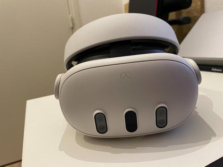 Meta Quest 3 – 512GB + KIWI Design H4 Boost Batterij, Spelcomputers en Games, Virtual Reality, Zo goed als nieuw, Overige platformen