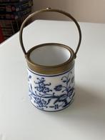 Antieke wit- blauwe sigarenpot, koperen rand en hengsel., Ophalen of Verzenden