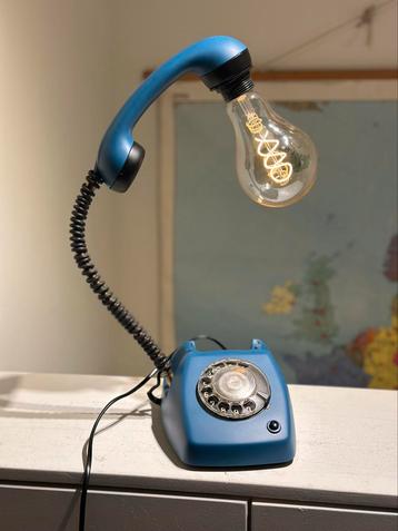 Vintage blauwe Telefoonlamp beschikbaar voor biedingen