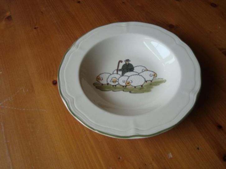 Diepe borden Schaapjes servies, Huis en Inrichting, Keuken | Servies, Nieuw, Bord(en), Overige stijlen, Overige materialen, Ophalen of Verzenden
