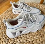 Nike RYZ 365 sneakers “White University Red” special, Wit, Overige typen, Nike, Ophalen of Verzenden