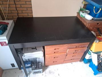 Eettafel. 140x85cm. Uitschuifbaar naar 180cm. 75 cm hoog. beschikbaar voor biedingen