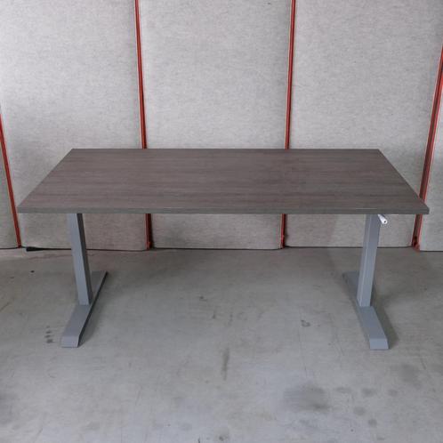 Slingerbureau zit-sta 160x80cm, Grijs frame, D.eiken BR46, Huis en Inrichting, Bureaus, Gebruikt, Bureau, In hoogte verstelbaar