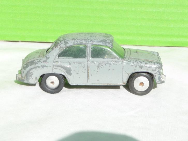 3 OUDE CORGI ,MORRIS COWLEY JAREN 56,CORGI AUSTIN,PORSCHE CA, Hobby en Vrije tijd, Modelauto's | 1:43, Gebruikt, Auto, Corgi, Verzenden
