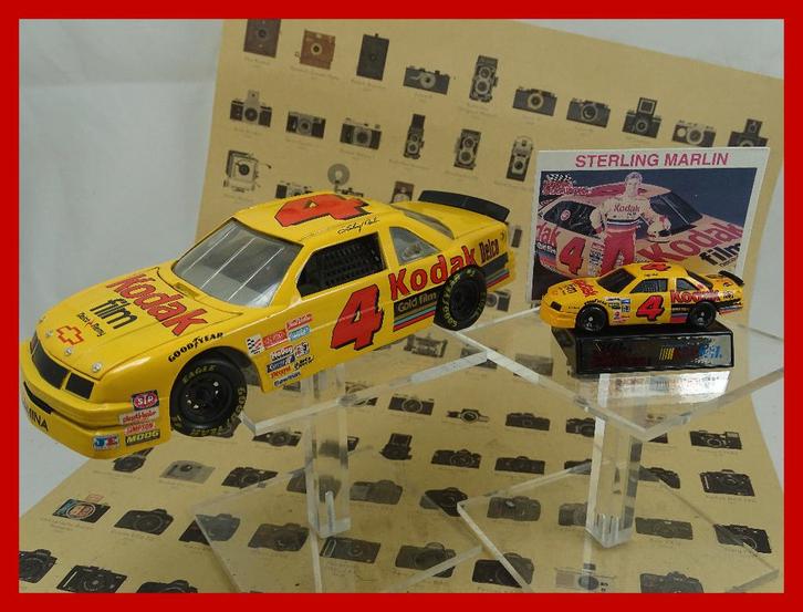 2 st mooie reclame auto's van KODAK, Hobby en Vrije tijd, Modelauto's | Overige schalen, Zo goed als nieuw, Auto, Ophalen of Verzenden