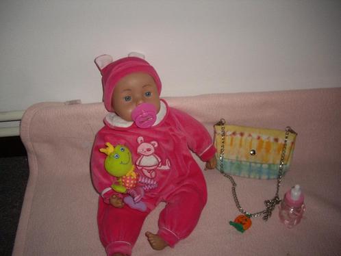 baby pop met tasje en acc, Kinderen en Baby's, Speelgoed | Poppen, Babypop, Ophalen of Verzenden