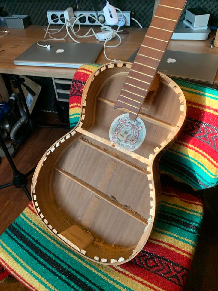 Gezocht !! Kapotte gitaren en andere instrumenten., Muziek en Instrumenten, Overige Muziek en Instrumenten, Gebruikt, Ophalen of Verzenden