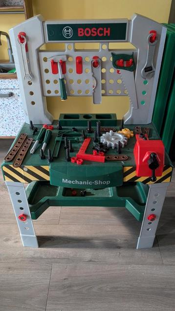 Bosch Werkbank, boormachine en gereedschapsriem beschikbaar voor biedingen